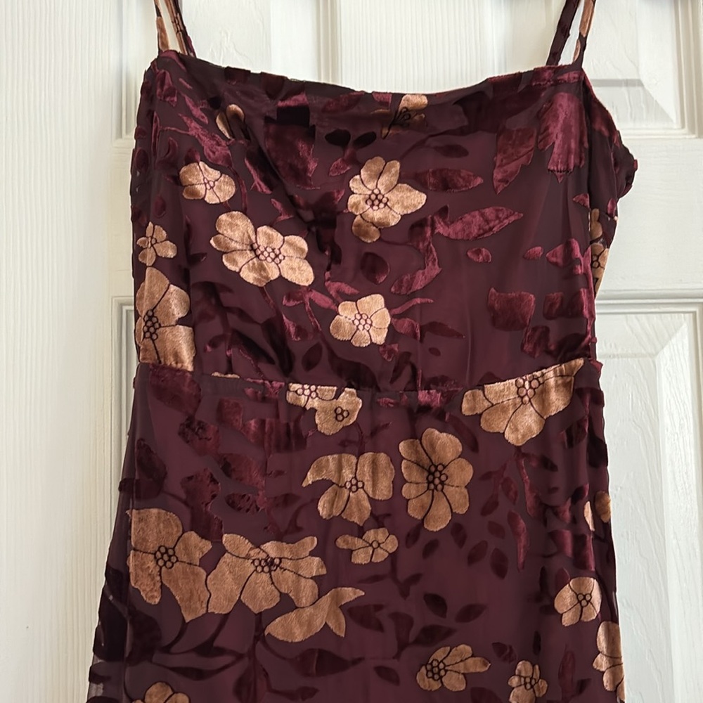 Lulu’s Maxi Dress - Picture 4 of 4
